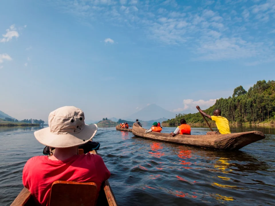 lake-mutanda-activities-and-canoeing