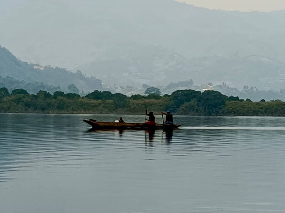 things-to-do-at-lake-mutanda