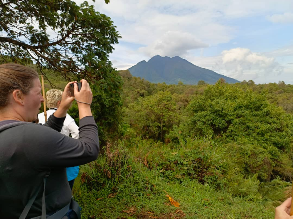 uganda-safari-going-through-rwanda