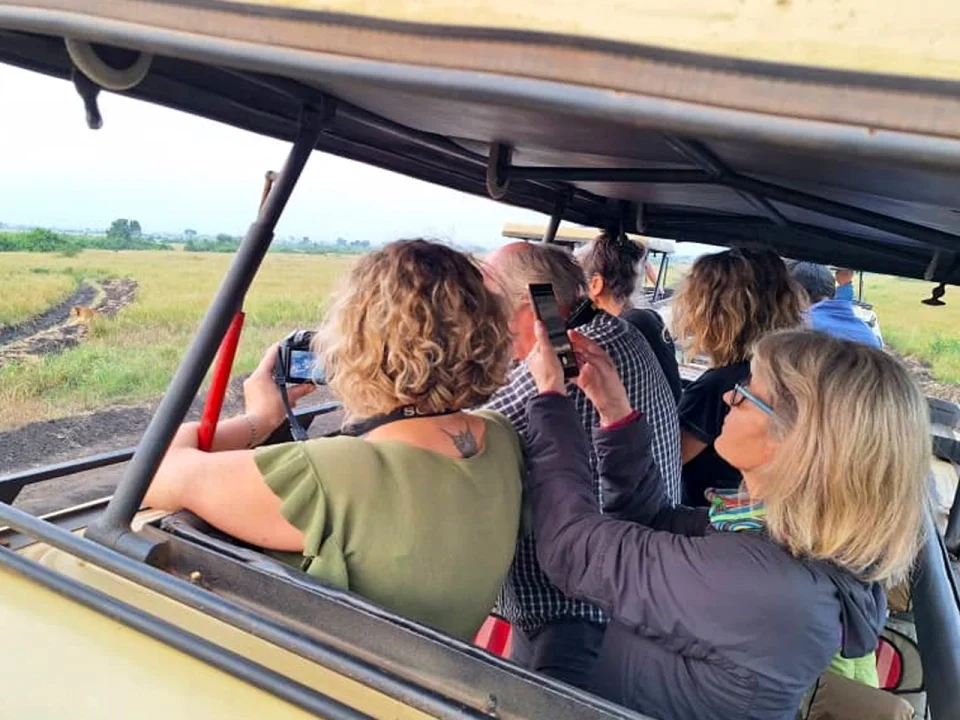 uganda-safaris-for-female-tourists