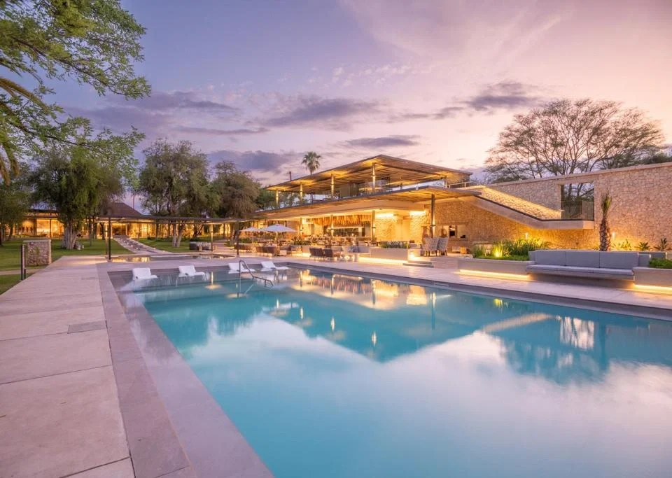 luxury-vs-budget-safaris-in-namibia