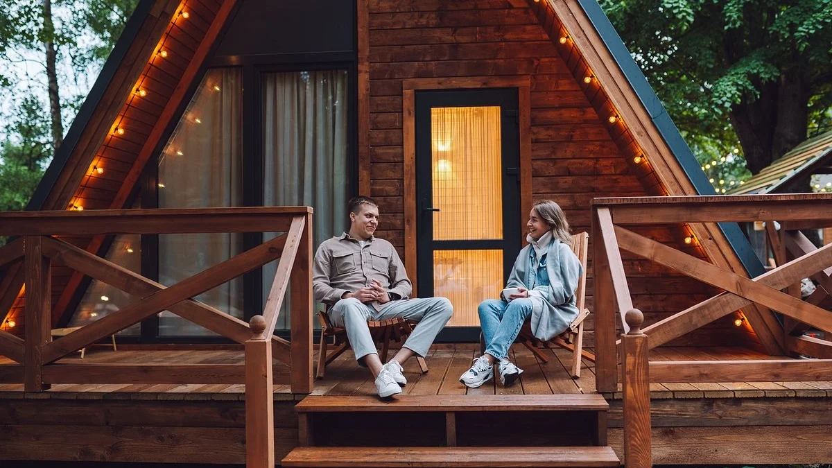 comparing-luxury-and-budget-lodges-in-uganda