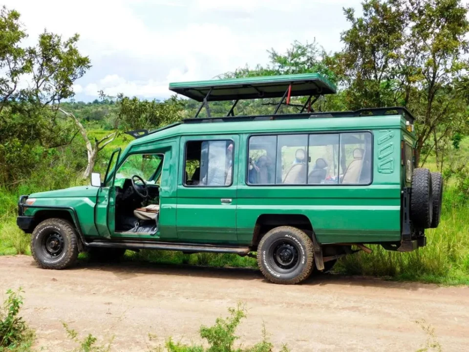 comfortable-4x4-safari-transfers-from-kigali-to-bwindi