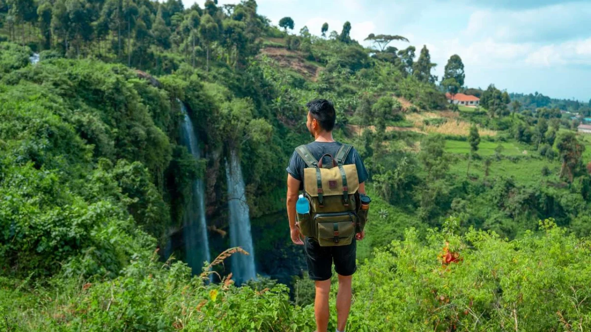 best-budget-safaris-in-uganda-for-backpackers