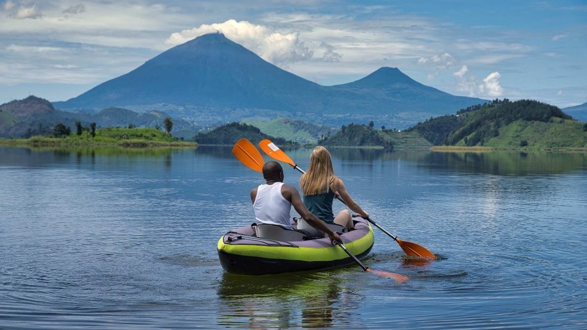 family-safari-and-lake-bunyonyi-holiday