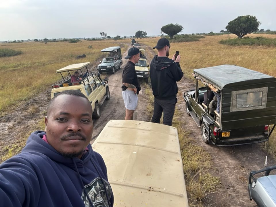 short-uganda-gorilla-safari-with-game-drive