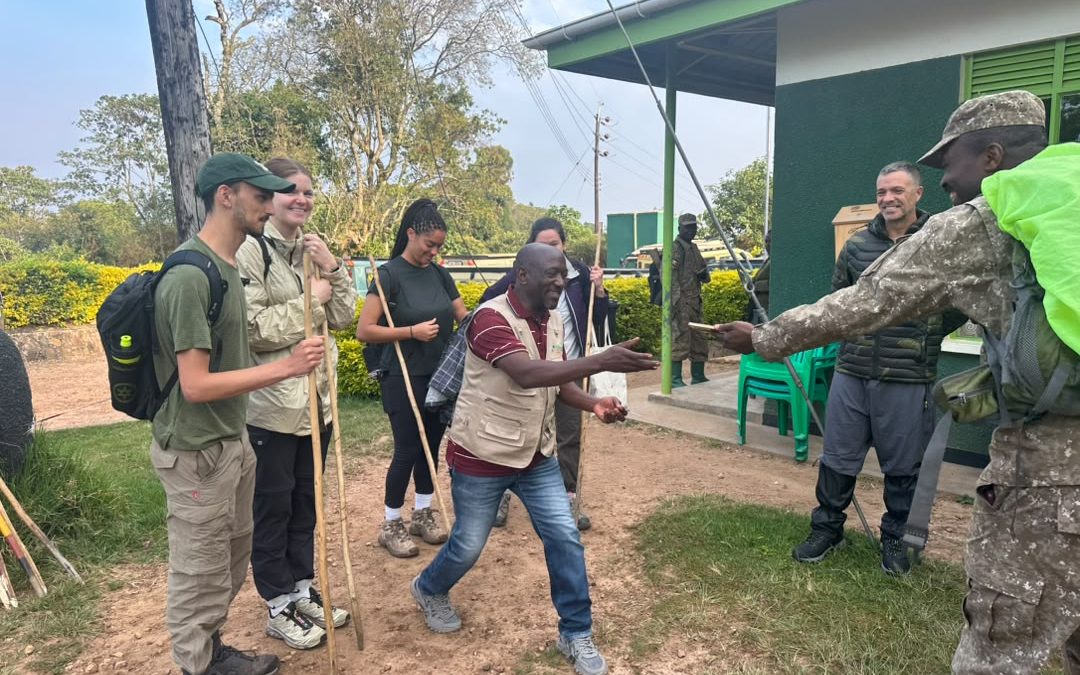 starting-gorilla-trek-in-uganda-from-rwanda