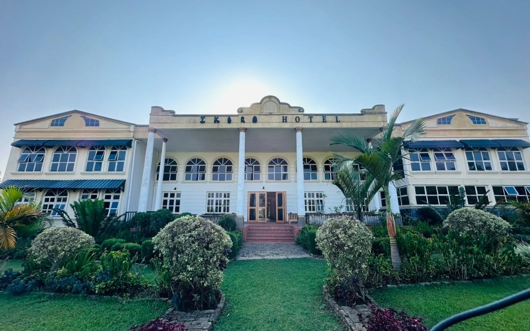 best-luxury-lodges-near-bwindi