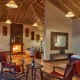 gorilla-trekking-safari-in-uganda-with-nice-lodges